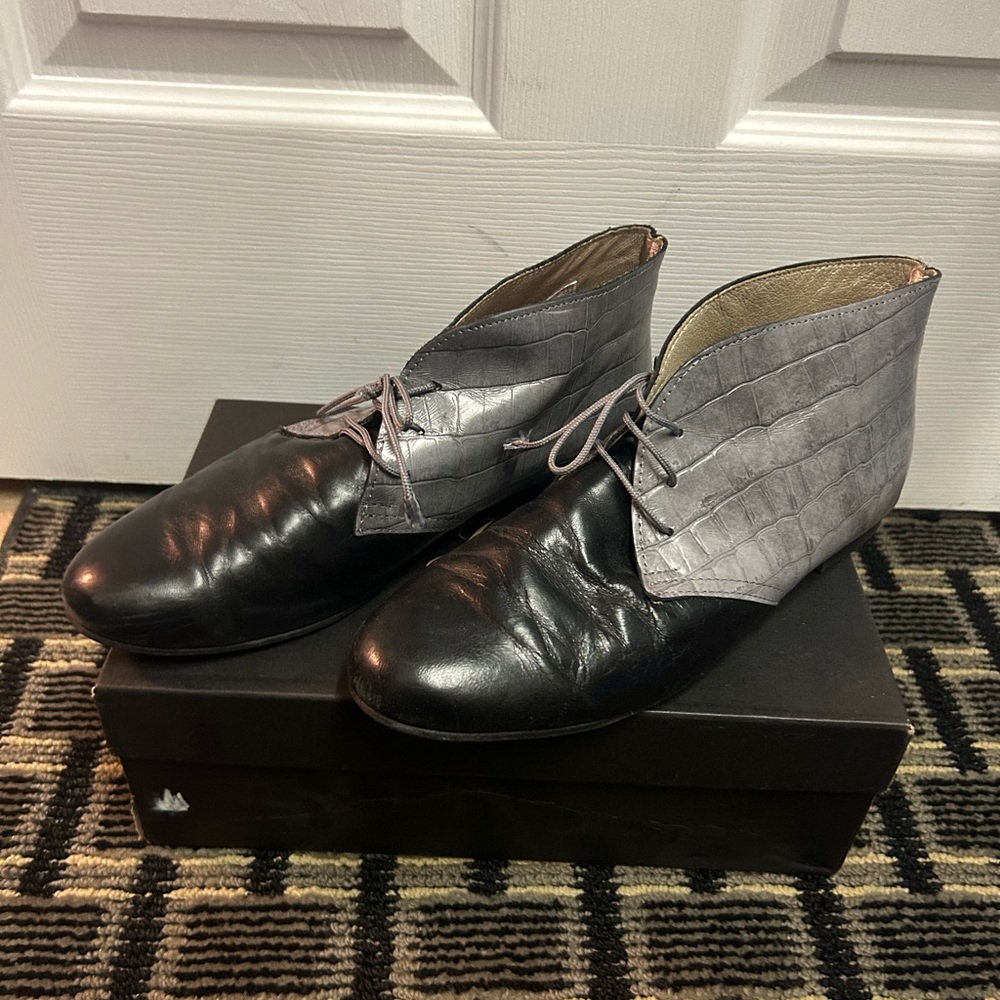 Black and gray tie booties